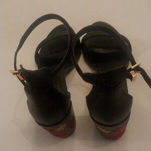 Kenneth Cole women's opened toe embroidery 3.5" blocked heel sandals Size 9.5 M
